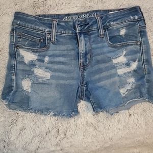Low rise AE shorts